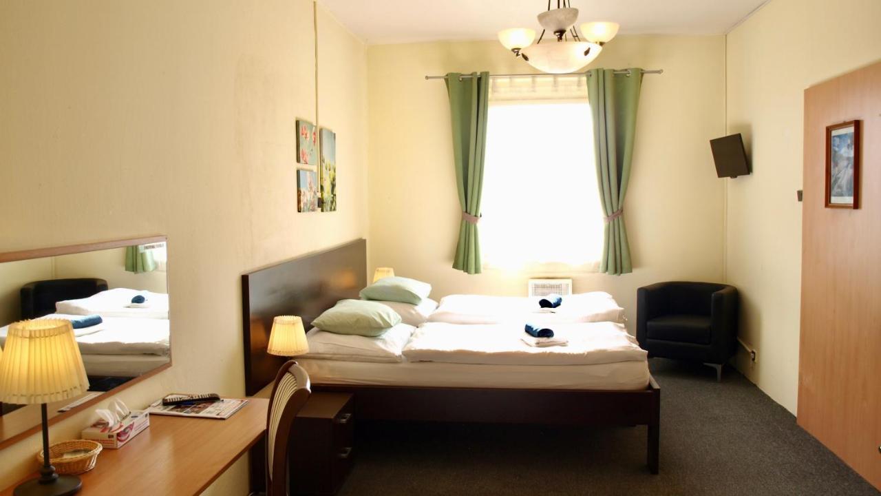Pension Village Карлови Вари Екстериор снимка